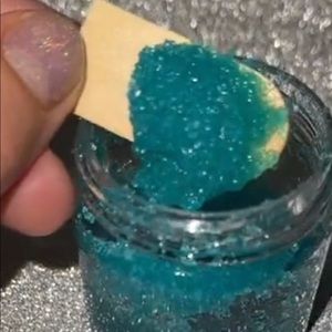 This is easy breeze and this has a relaxing aroma